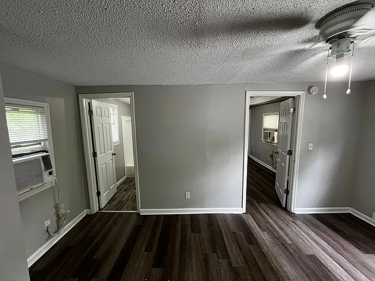 824 Winston Rd — Photo 9