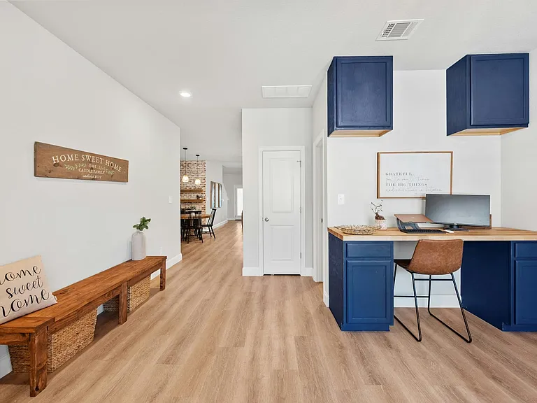 111 Simon — Photo 2