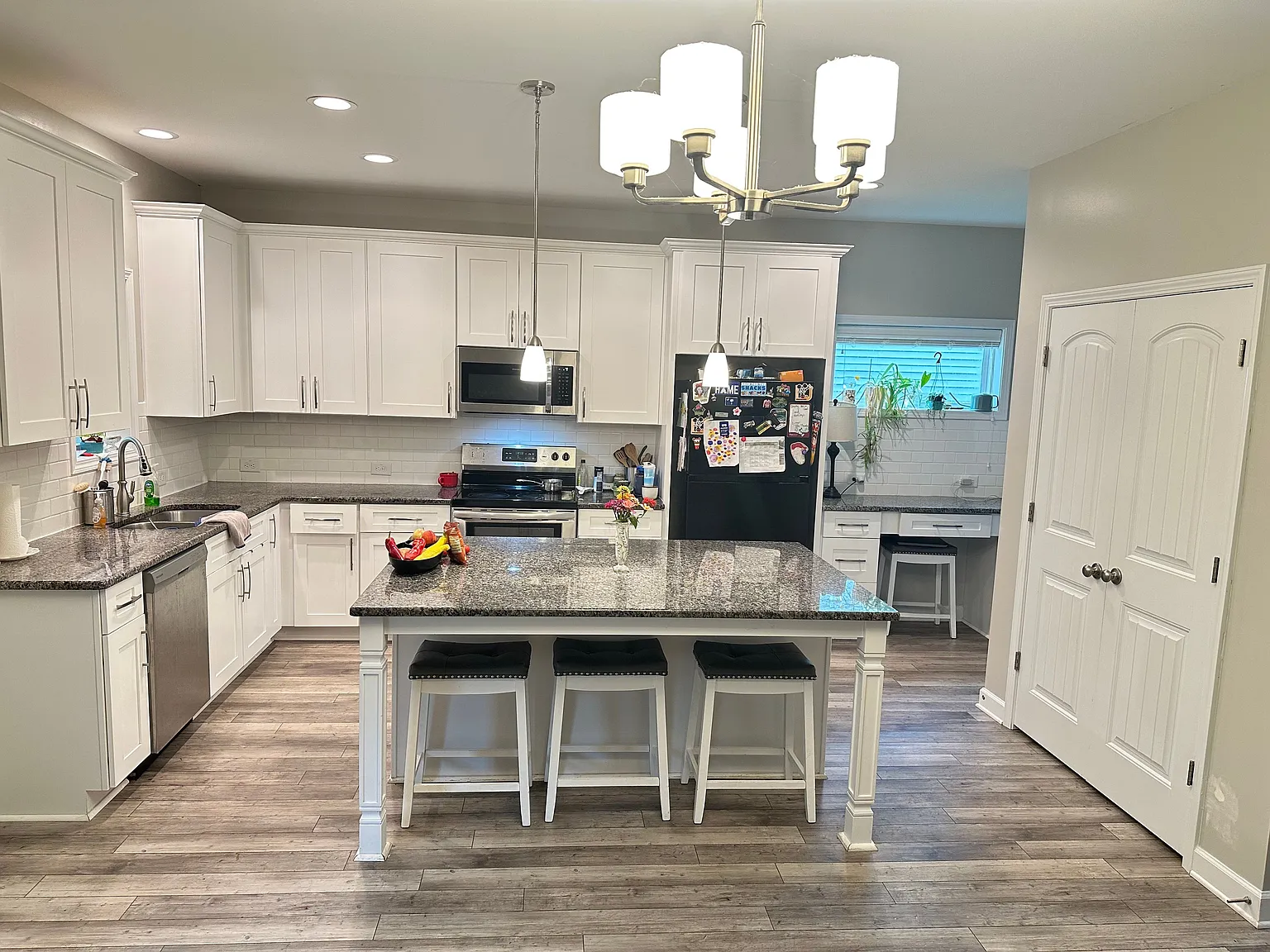 4 bed, 2386 sqft, $750 — Photo 4