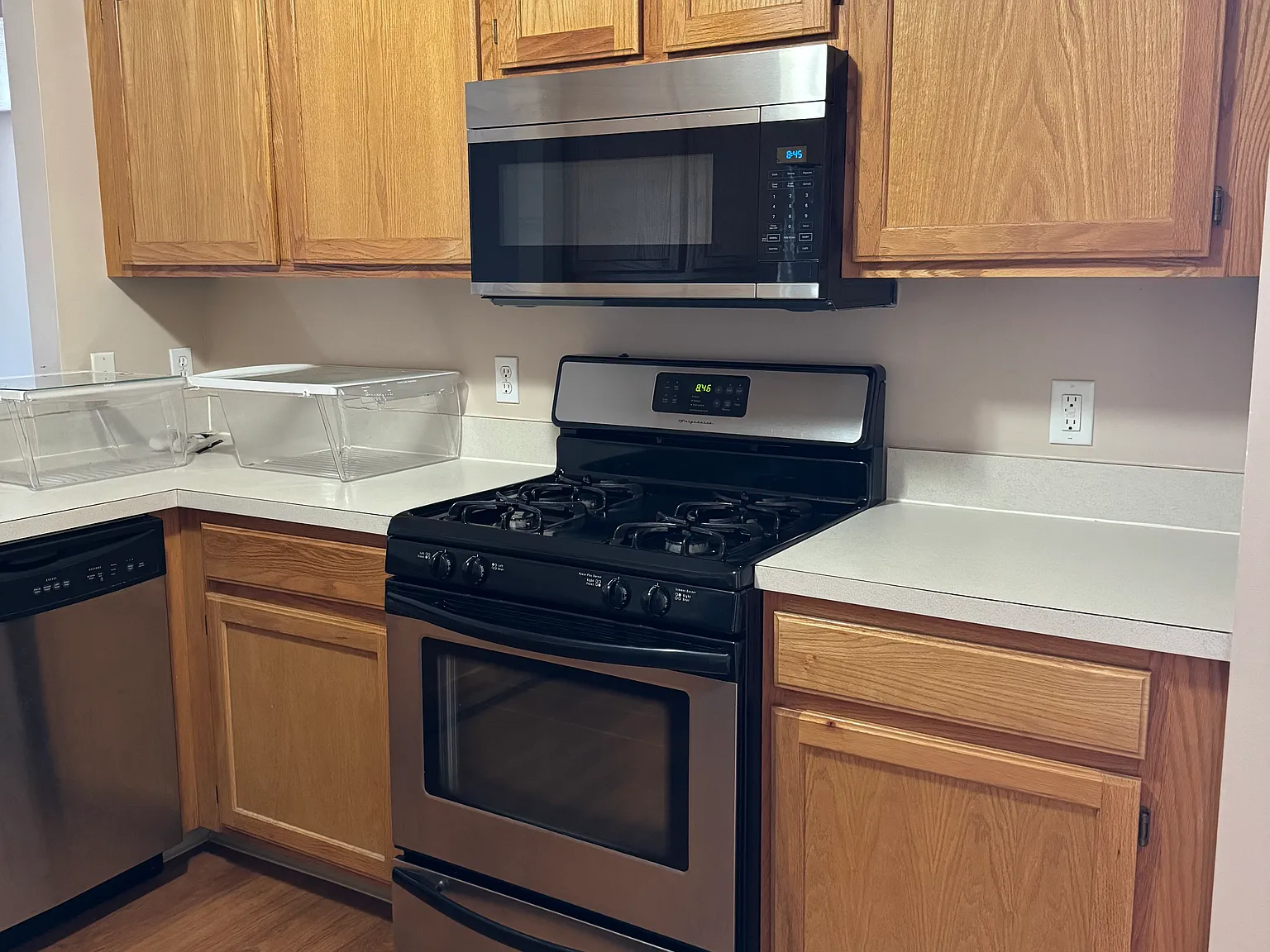3 bed, 2.5 bath, 1650 sqft, $2,395 — Photo 3