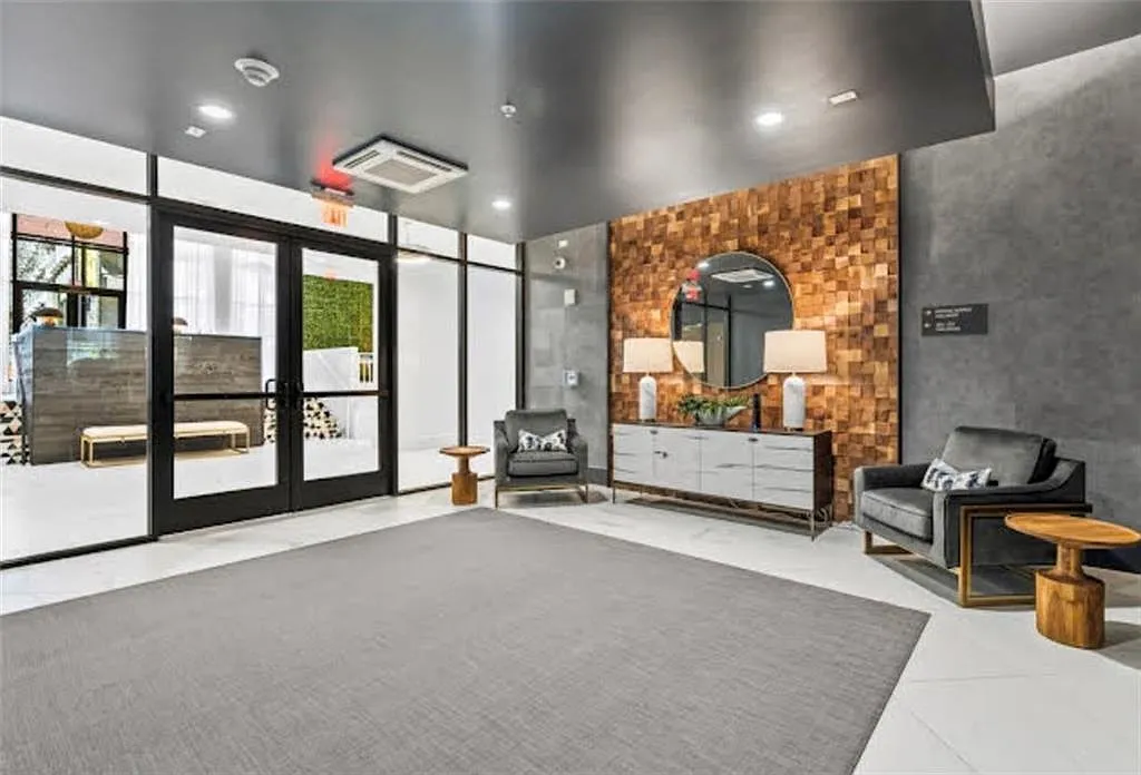 Building Photo - 775 Juniper St NE #234