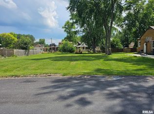 5910 W Fairview Rd, Peoria, IL 61607