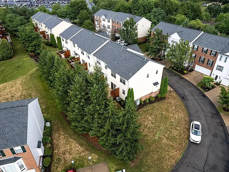 10528 Forest Hill Dr — Photo 46