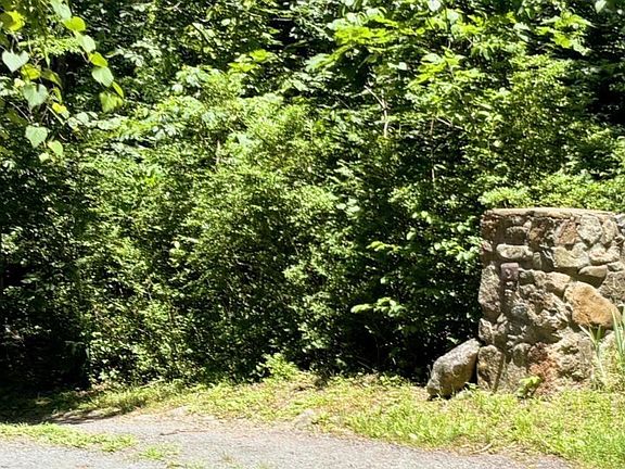 2nd image of 4893 Weakley Hollow Rd
