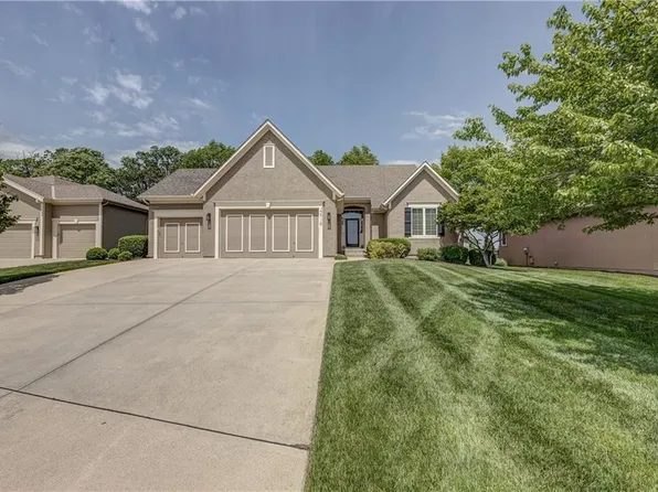 12716 W 49th St, Shawnee, KS 66216
