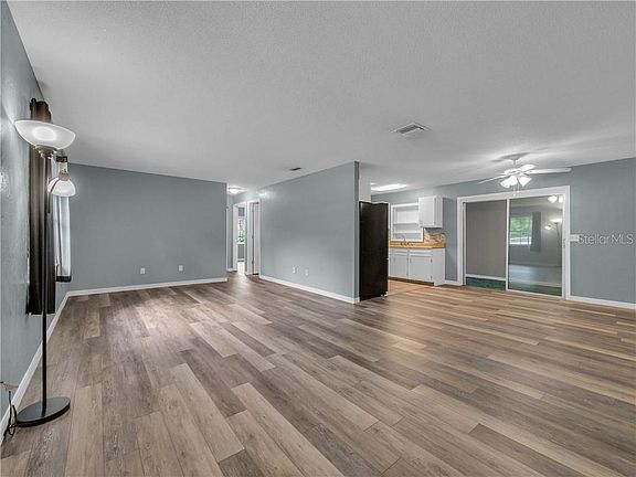 5th image of 1598 Palmetto Ave