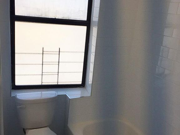 5th image of 14809 Northern Blvd APT 6B