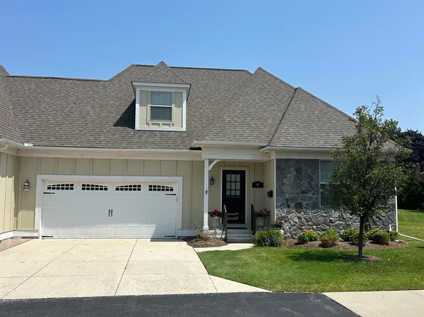 14 N River Ct, Grosse Pointe, MI 48236