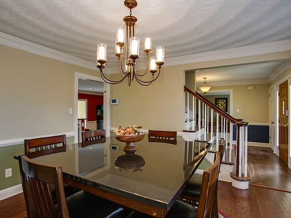 5th image of 1204 Worthington Ln