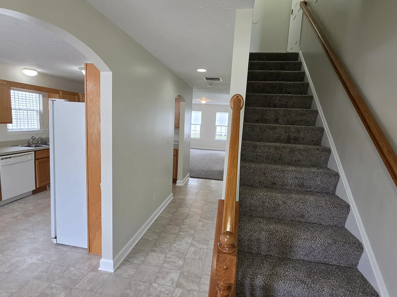 3 bed, 2.5 bath, 1680 sqft, $2,500 — Photo 2