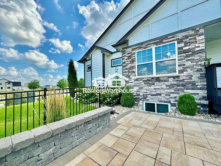 602 SW Magazine Rd — Photo 38