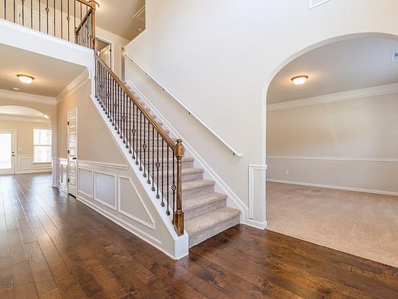 4th image of 8737 Hamil Ct