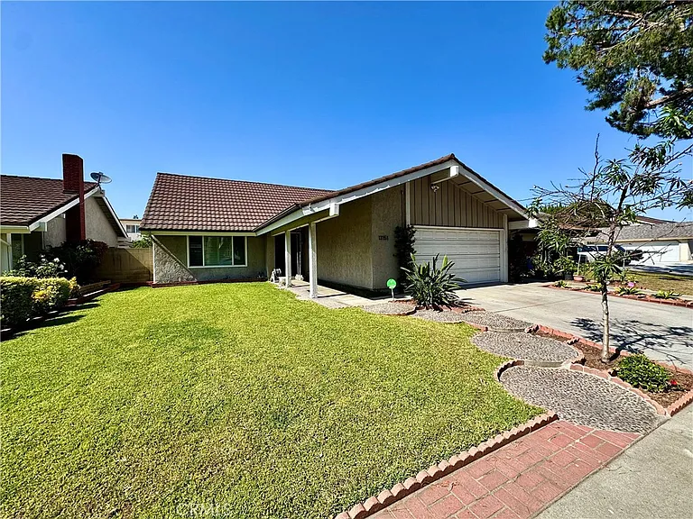13151 Destino Pl — Photo 2