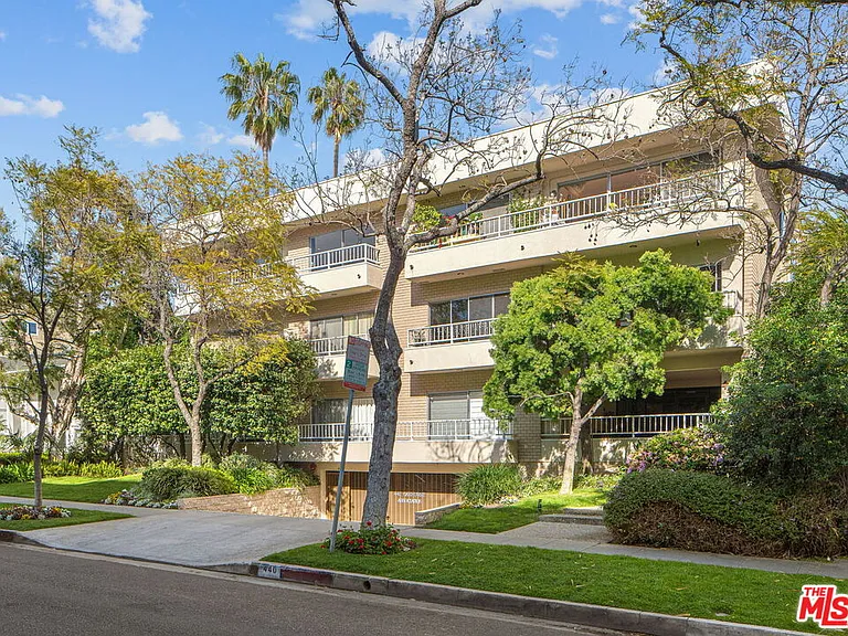 440 N Oakhurst Dr #301 — Photo 32