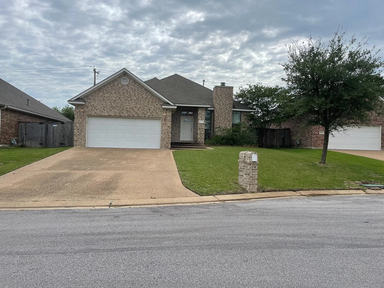 4 bed, 1875 sqft, $2,300 — Photo 2