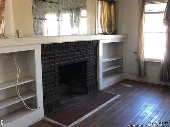 2nd image of 434 E Southcross Blvd