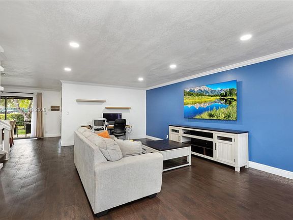 5th image of 9153 Vineyard Lake Dr