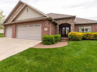 5305 Steeplechase Dr, Columbia, MO 65203