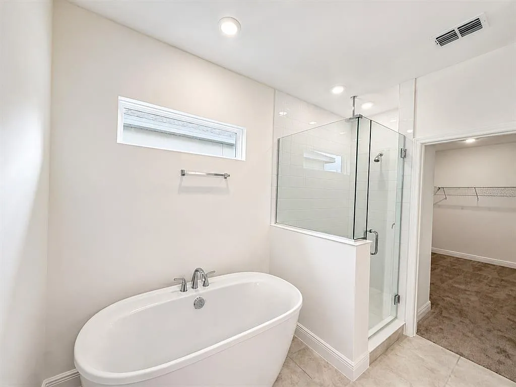4 bed, 3.0 bath, 2012 sqft, $3,500 — Photo 3