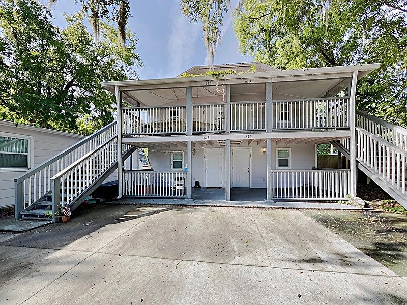 1st image of 613 E 2nd St #203