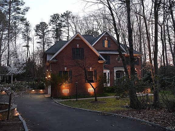 2nd image of 3213 River Run Ln