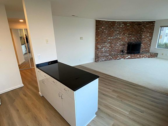 5th image of 801 Corbett Ave APT 17