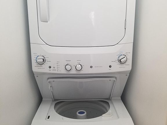 3rd image of 2541 W Summerdale Ave APT 2N