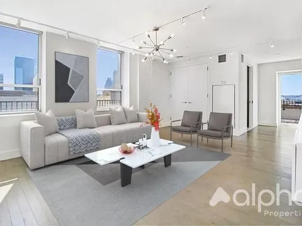 416 W 52nd St #Penthouse 717, New York, NY 10019