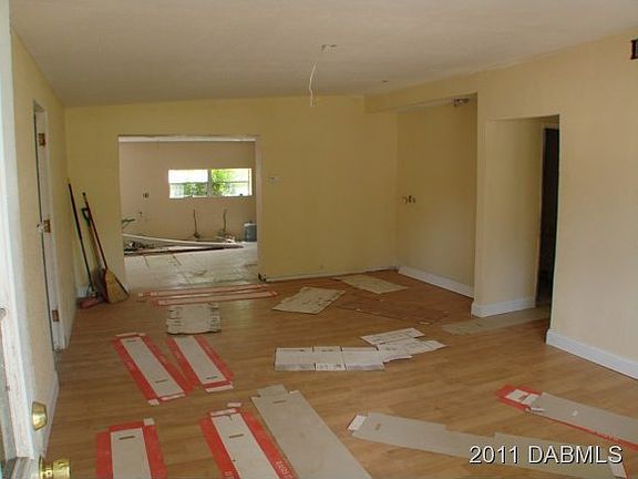 4th image of 565 Jacobsen Dr