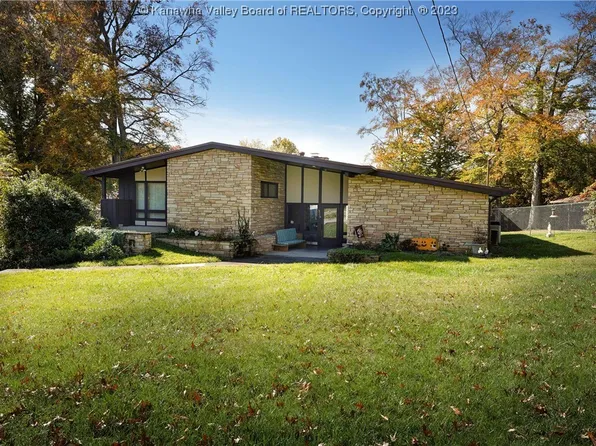 939 Hughes Dr, Saint Albans, WV 25177