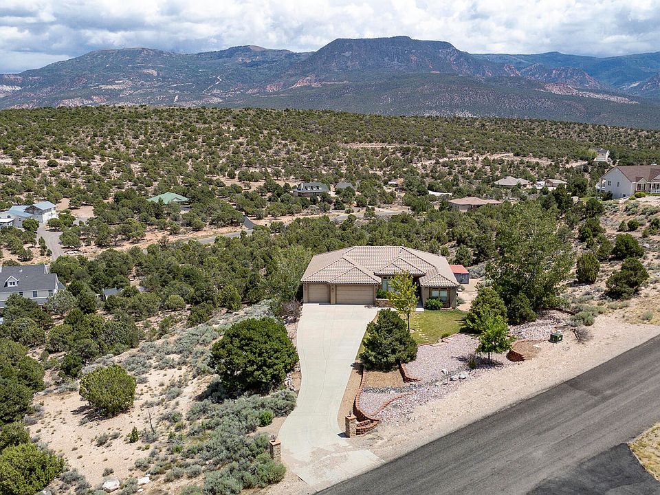 1st image of 1387 S Hill Crest Dr
