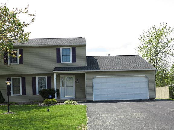 3rd image of 6120 Rossland Cir