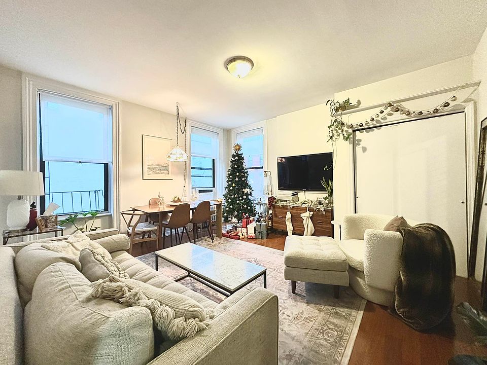 1st image of 125 Wythe Ave APT 2R