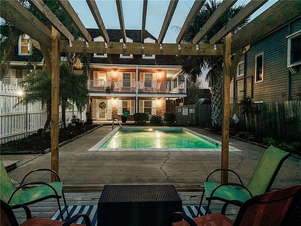 1st image of 818 Moss St APT 301