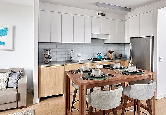 5th image of 10 Halletts Pt APT 302