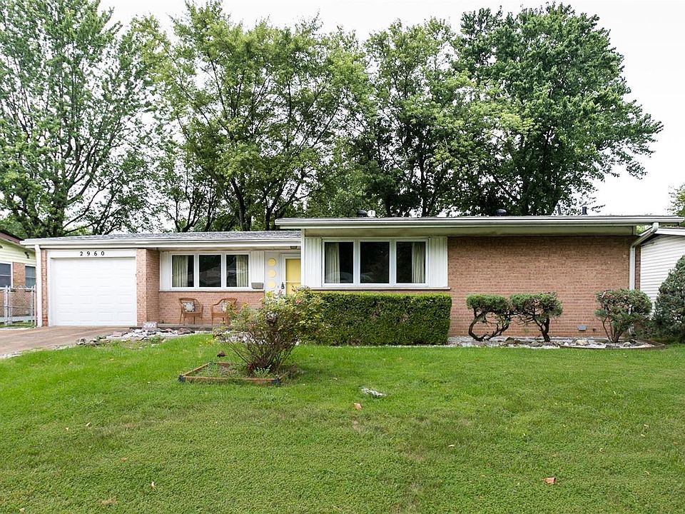 1st image of 2960 N Waterford Dr