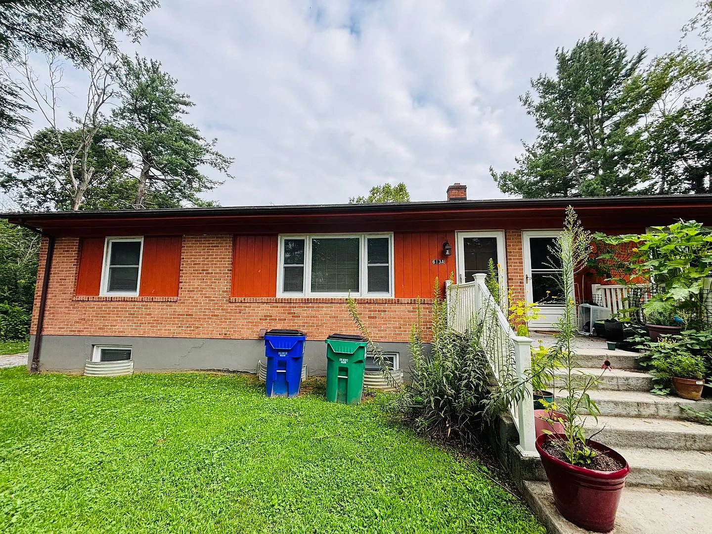 872AB - 613 Dehart St. M — Photo 2