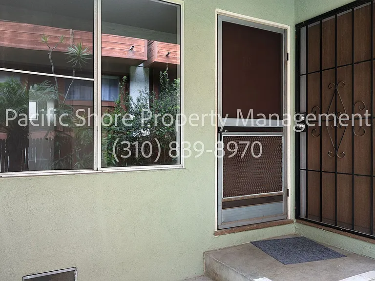 12610 Pacific Apartments — Photo 4