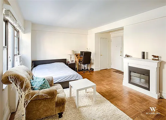 Rented by Warburg | media 8