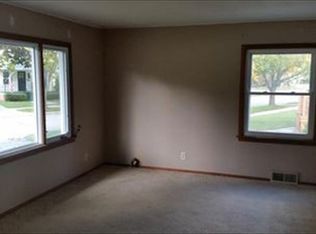 3218 Monroe St, Two Rivers, WI 54241