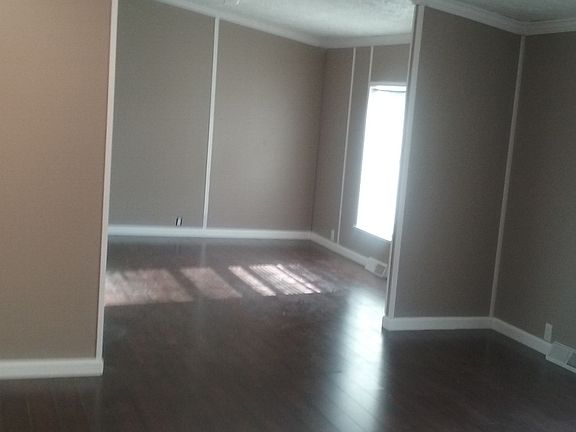 3rd image of 3853 Argonne Ave