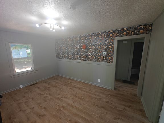 2nd image of 610 2nd St