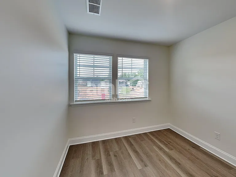 6059 Rosemore Ln — Photo 10