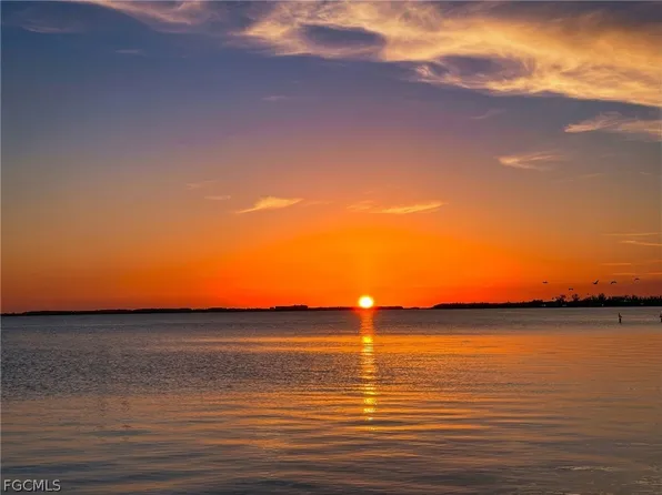 1028 Dolphin Dr, Cape Coral, FL 33904