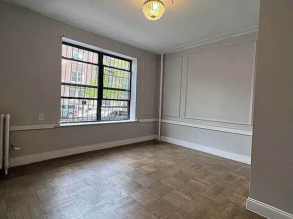 5th image of 1140 President St APT 1B