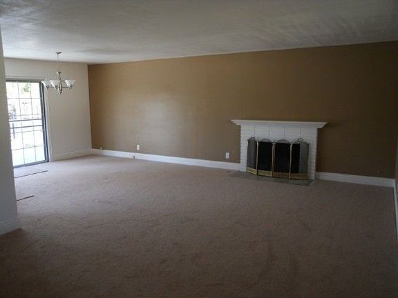 Spacious living room