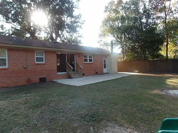 5th image of 3760 Forest Glen Dr