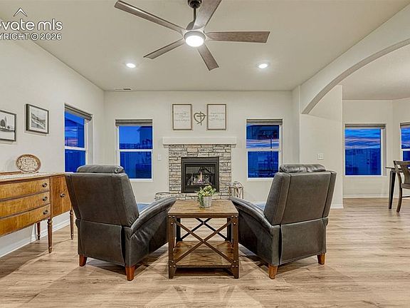 3rd image of 8268 Sophia Ln