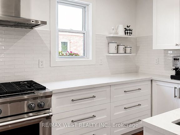 5th image of 12 Brentwood Rd S