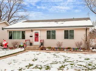 632 W Sunset Dr, Villa Park, IL 60181
